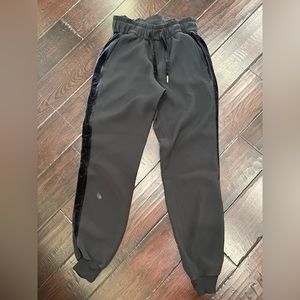 Lululemon black joggers